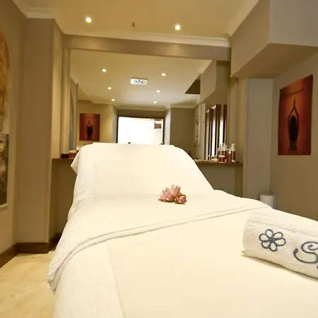 ホテル Argentina & フィウッジ